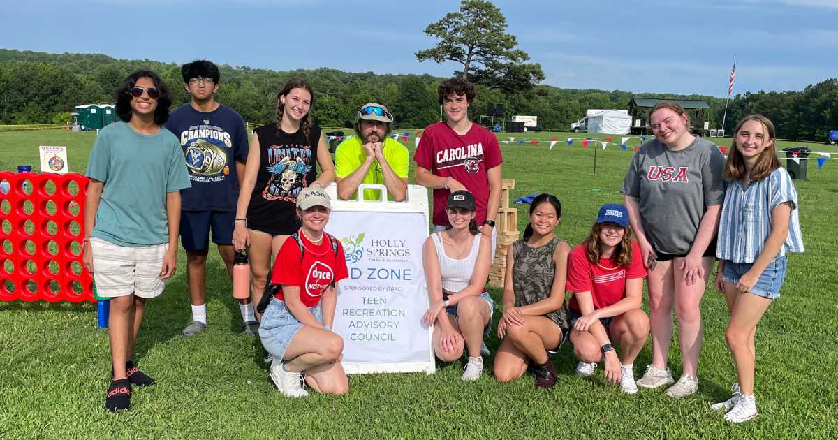 Teen Recreation Advisory Council volunteers at July 5 event