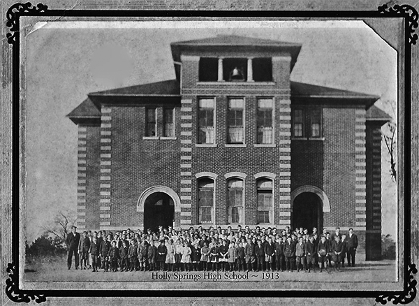 Holly Springs High School 1913
